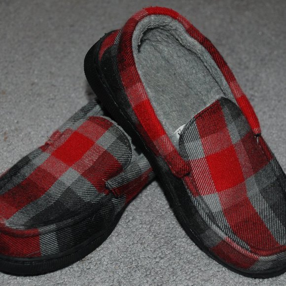 Boys Plaid Slip On Slippers - Size Youth Small (13-1) - Picture 1 of 8